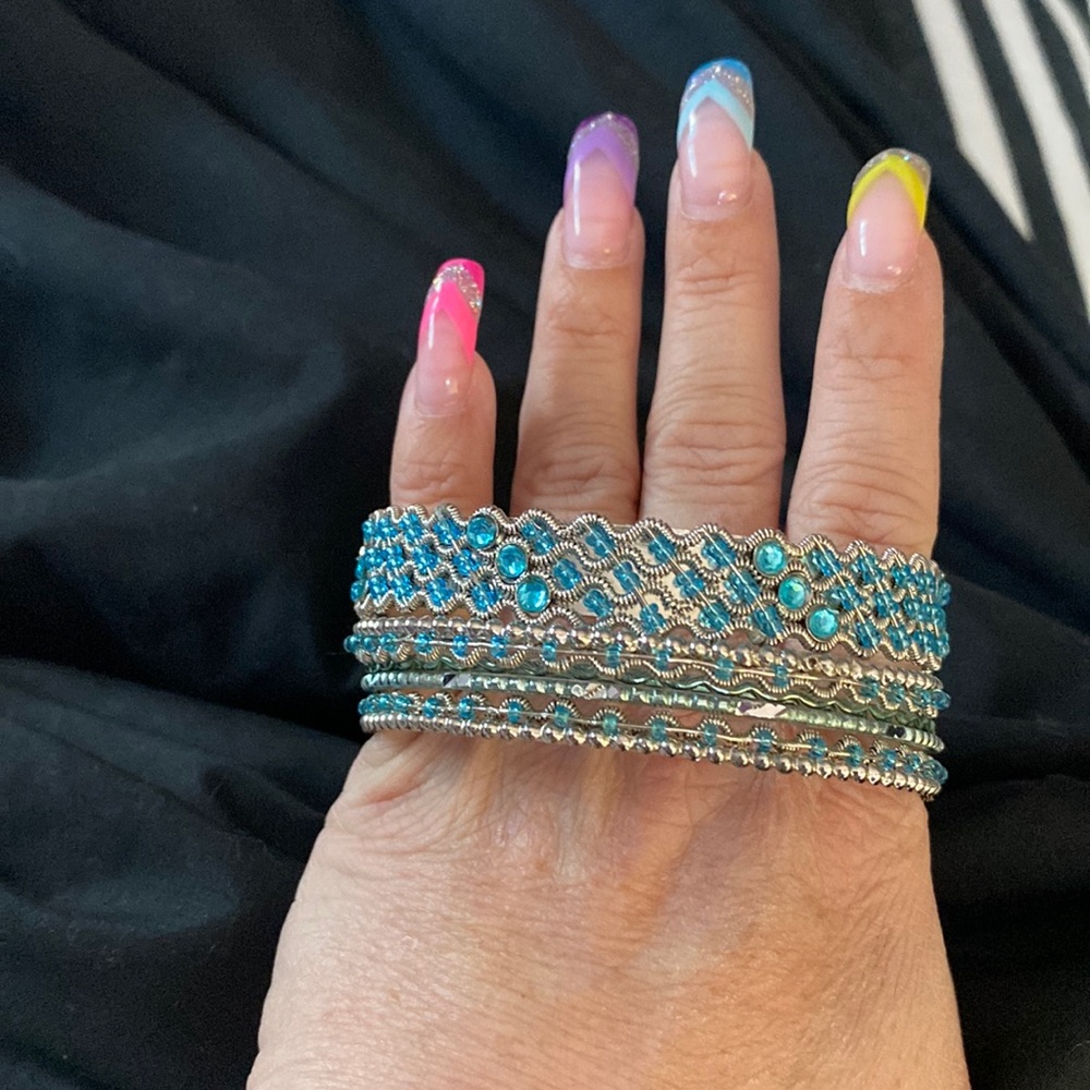 Bracelet bangles